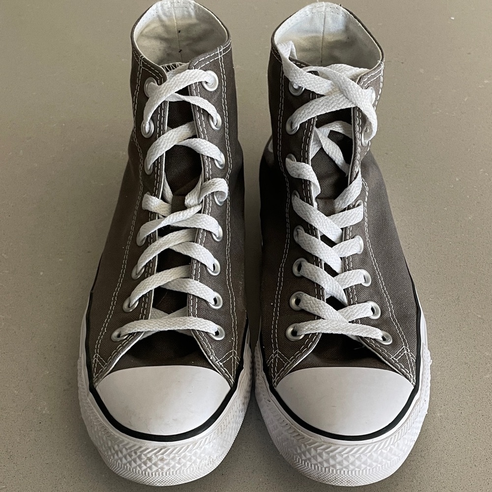 Converse Unisex 1J793 Classic High-Top Sneakers - Gray and White